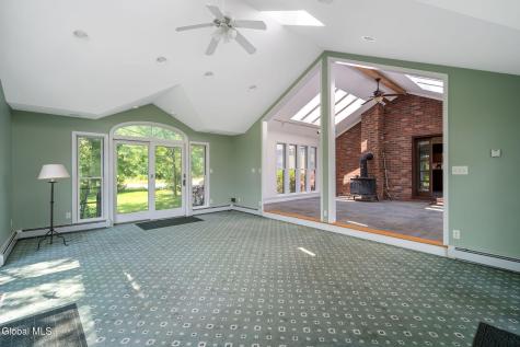 159 Currybush Connection Schenectady NY 12306