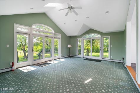 159 Currybush Connection Schenectady NY 12306