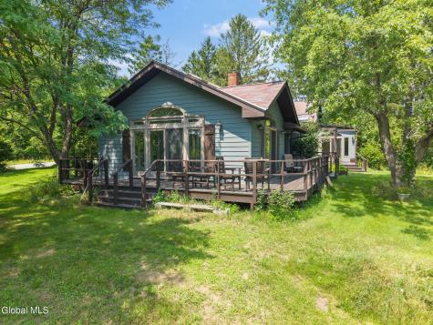 159 Currybush Connection Schenectady NY 12306