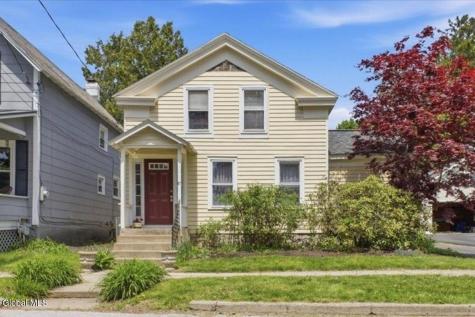 27 Marvin Street Saratoga Springs NY 12866