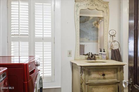 27 Marvin Street Saratoga Springs NY 12866