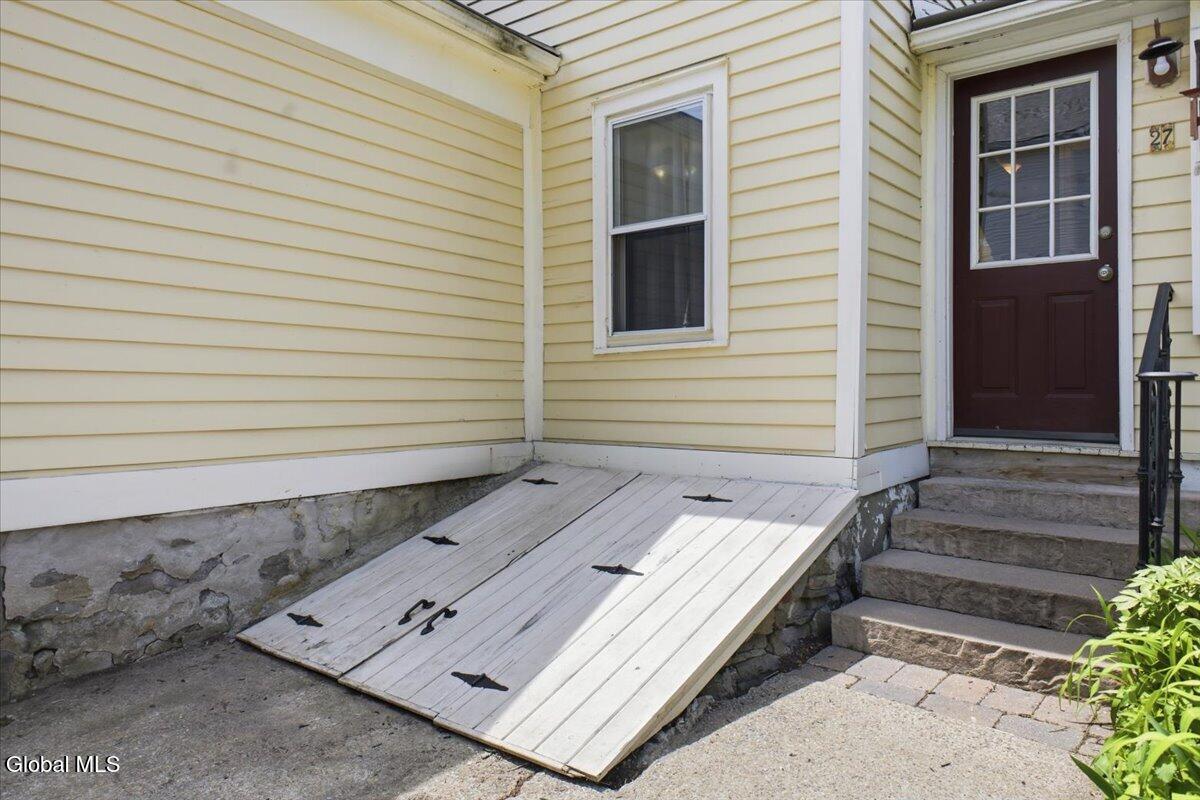 27 Marvin Street Saratoga Springs NY 12866