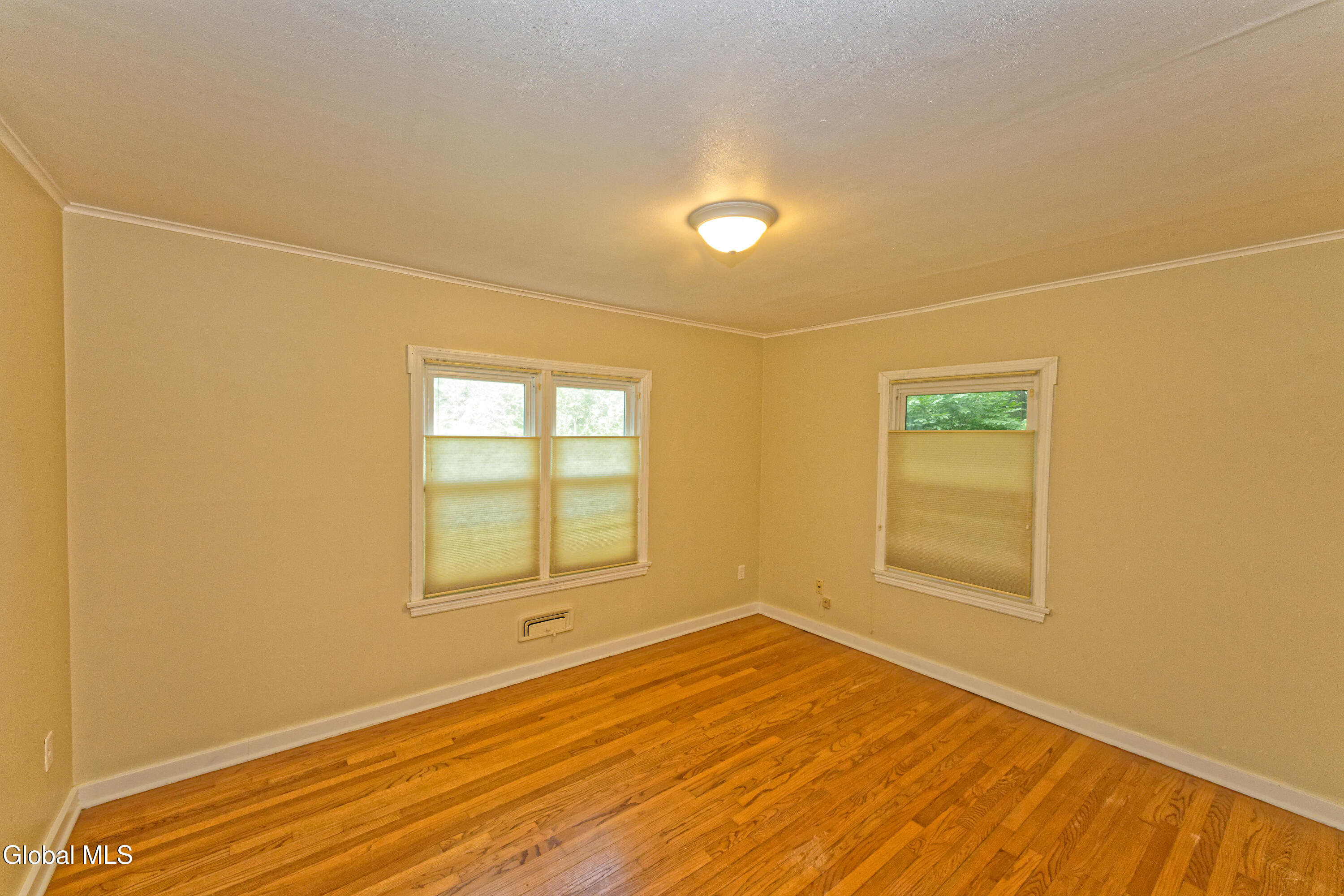 1585 Regal Avenue Schenectady NY 12309