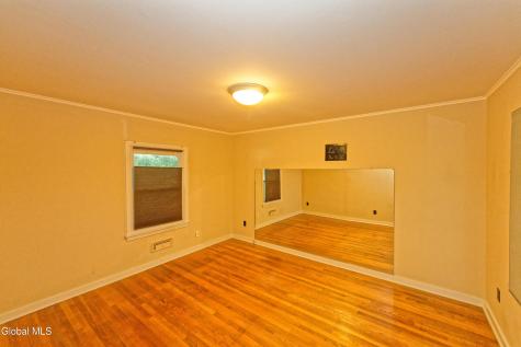 1585 Regal Avenue Schenectady NY 12309