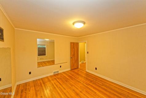1585 Regal Avenue Schenectady NY 12309