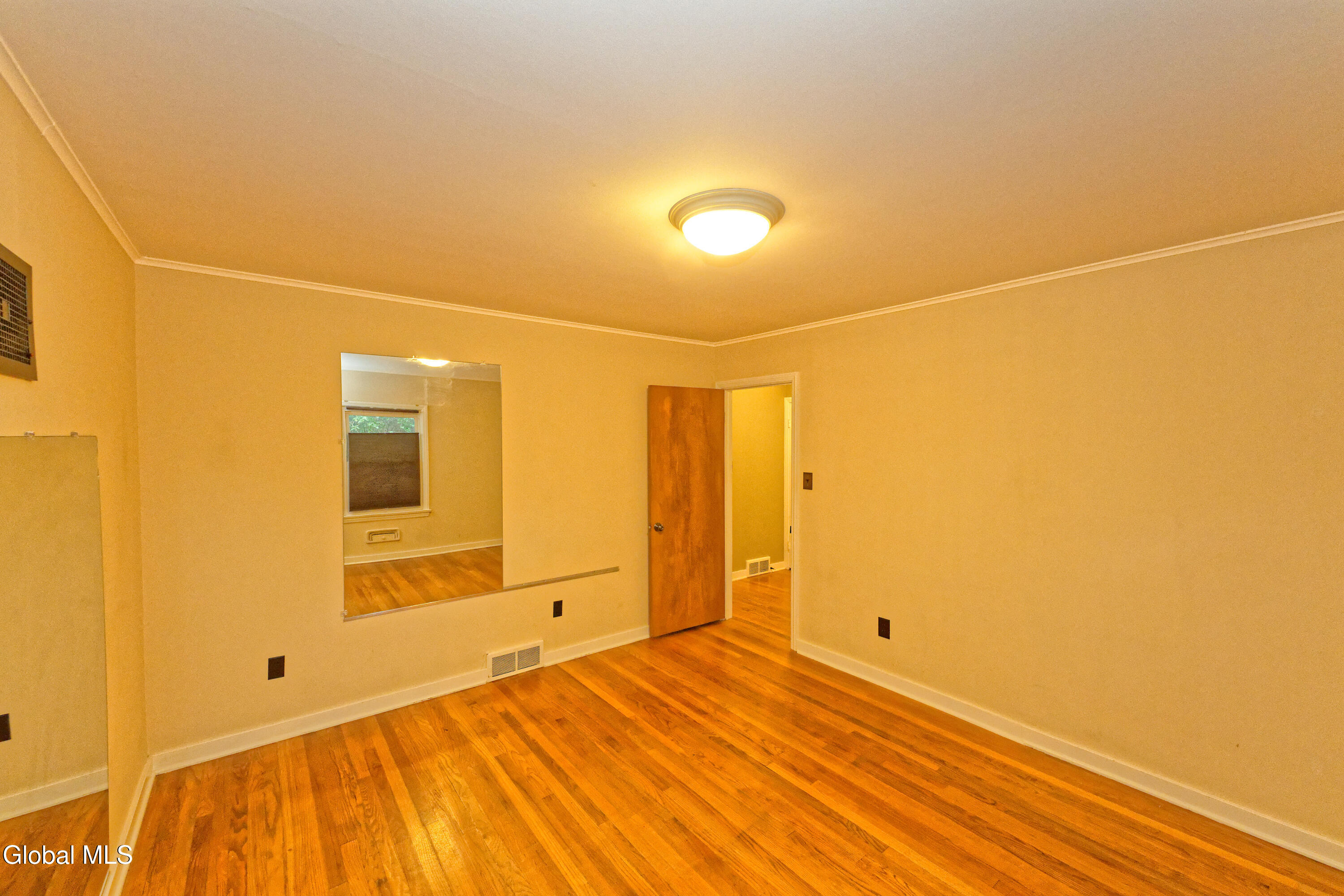 1585 Regal Avenue Schenectady NY 12309
