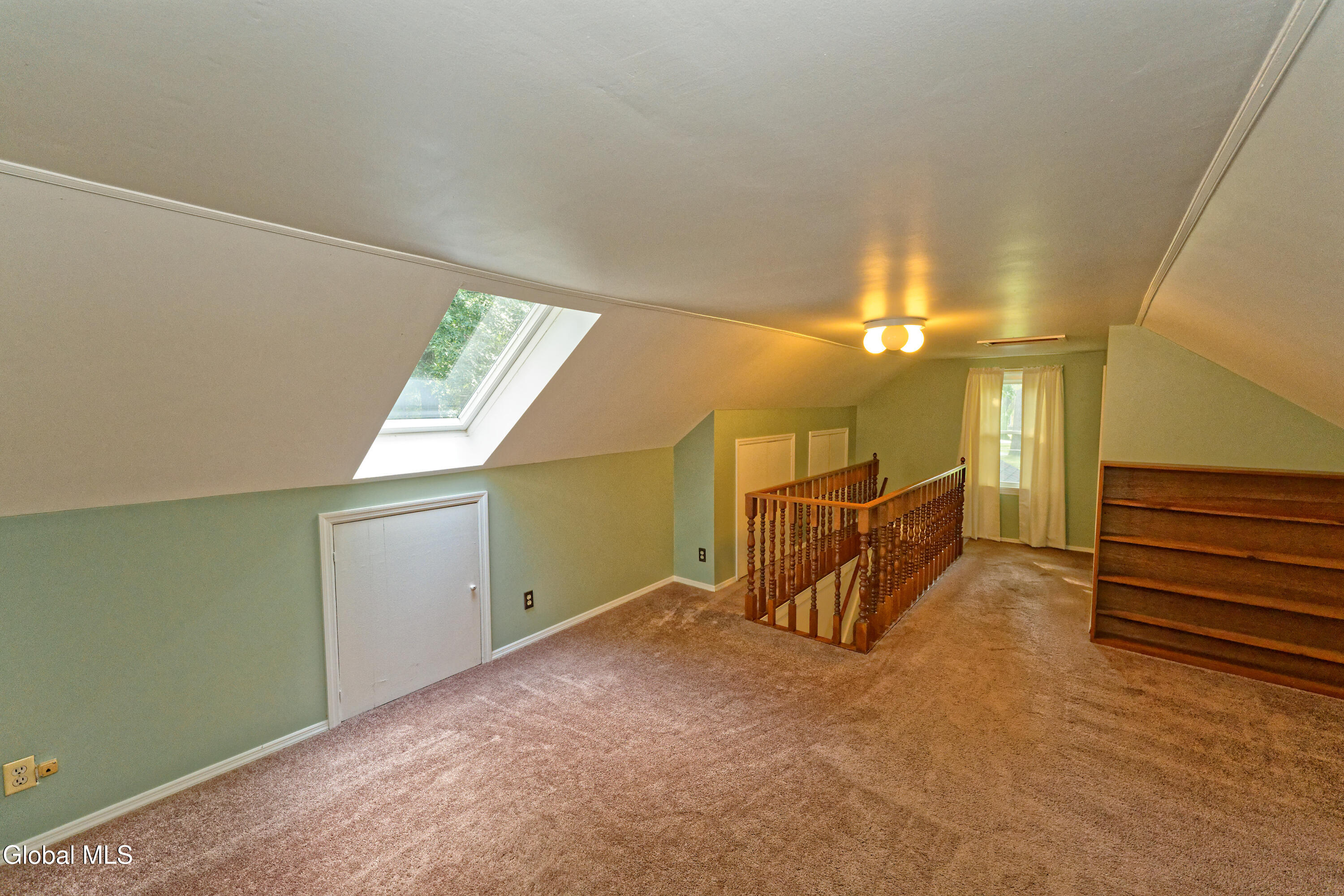 1585 Regal Avenue Schenectady NY 12309
