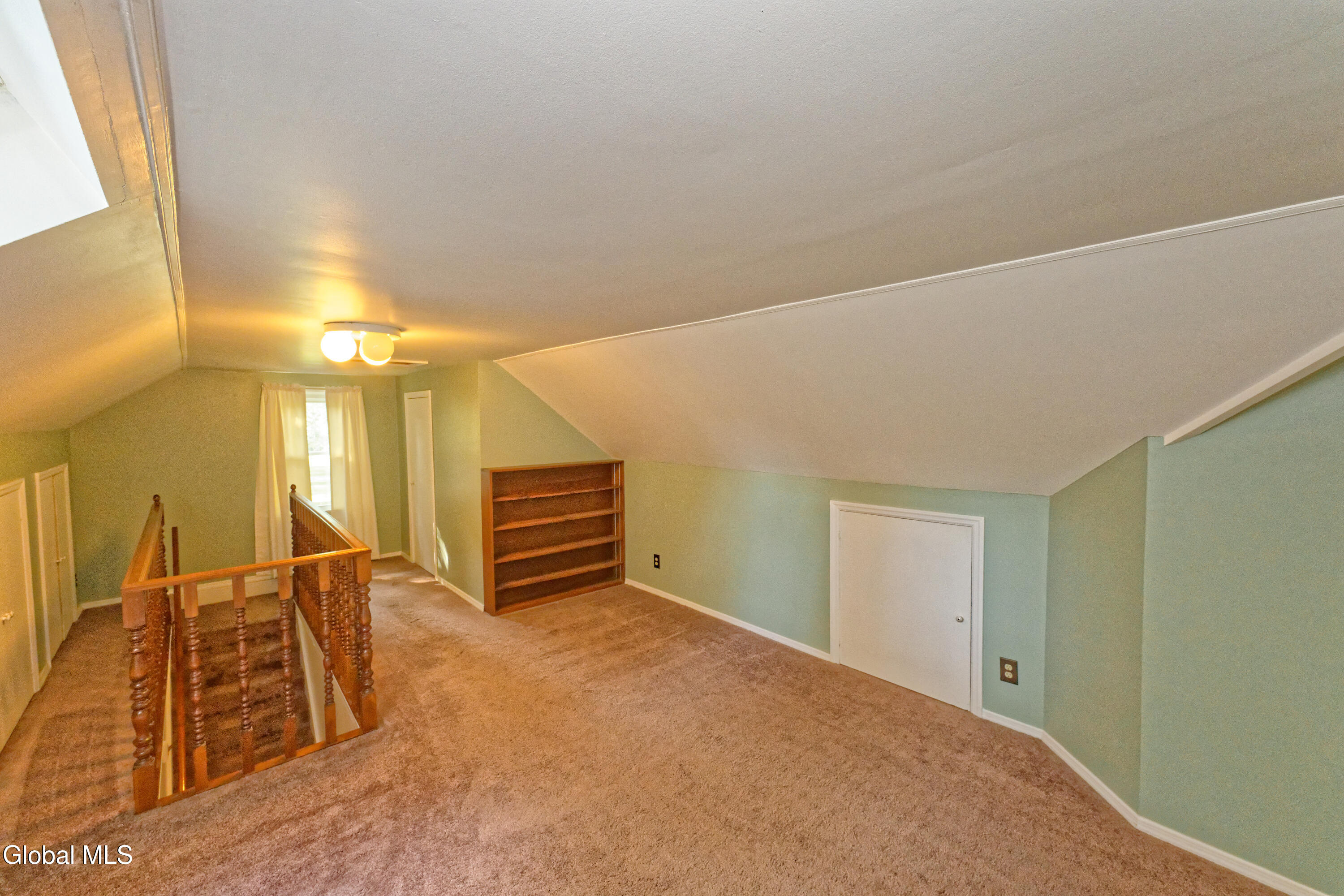1585 Regal Avenue Schenectady NY 12309