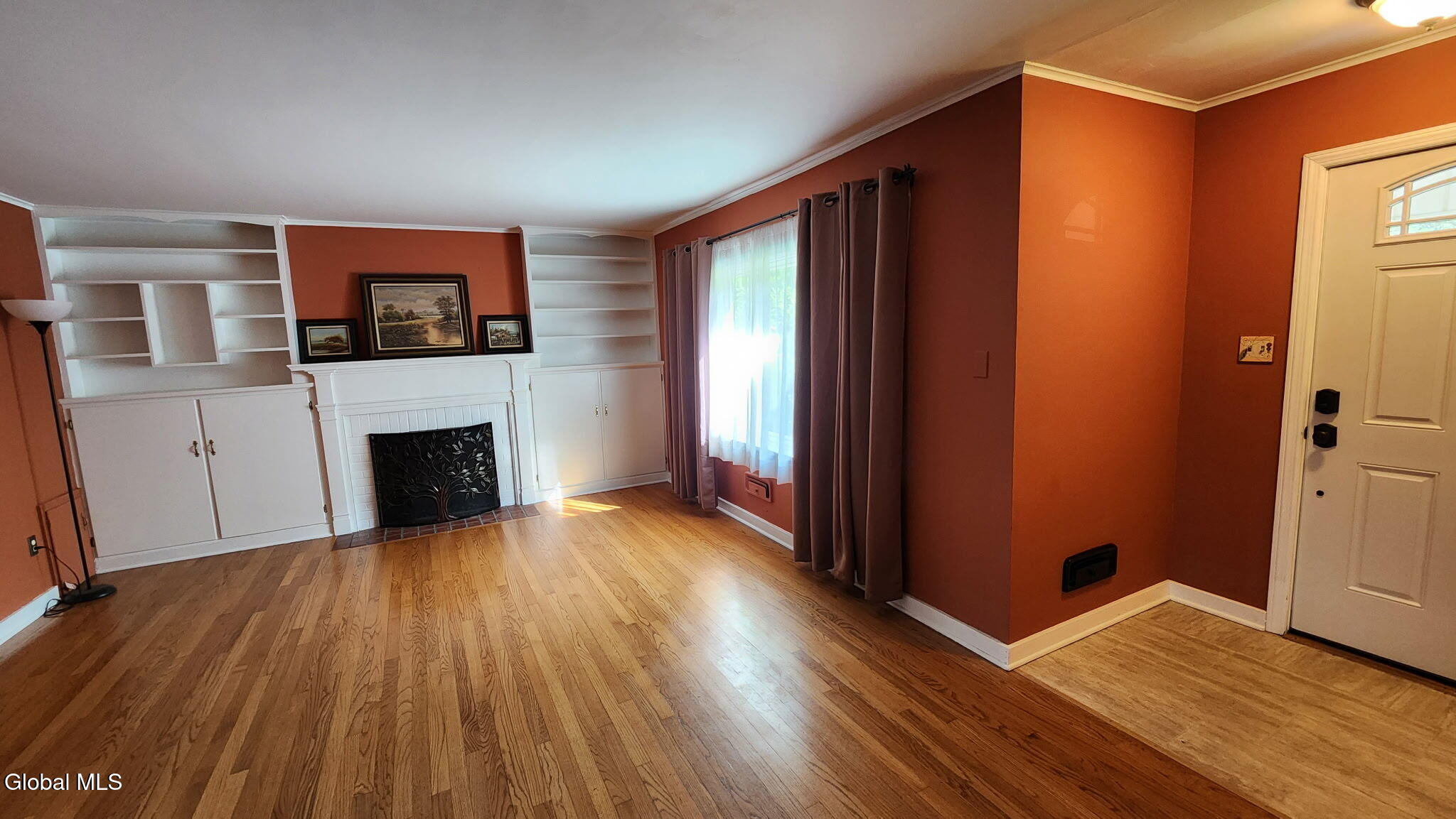 1585 Regal Avenue Schenectady NY 12309