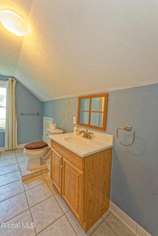 1585 Regal Avenue Schenectady NY 12309
