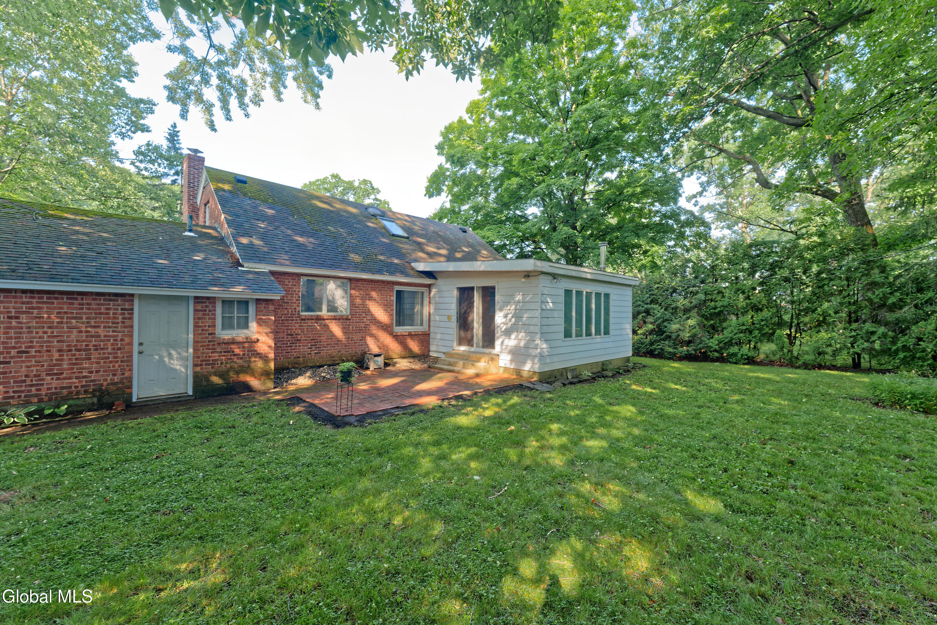 1585 Regal Avenue Schenectady NY 12309