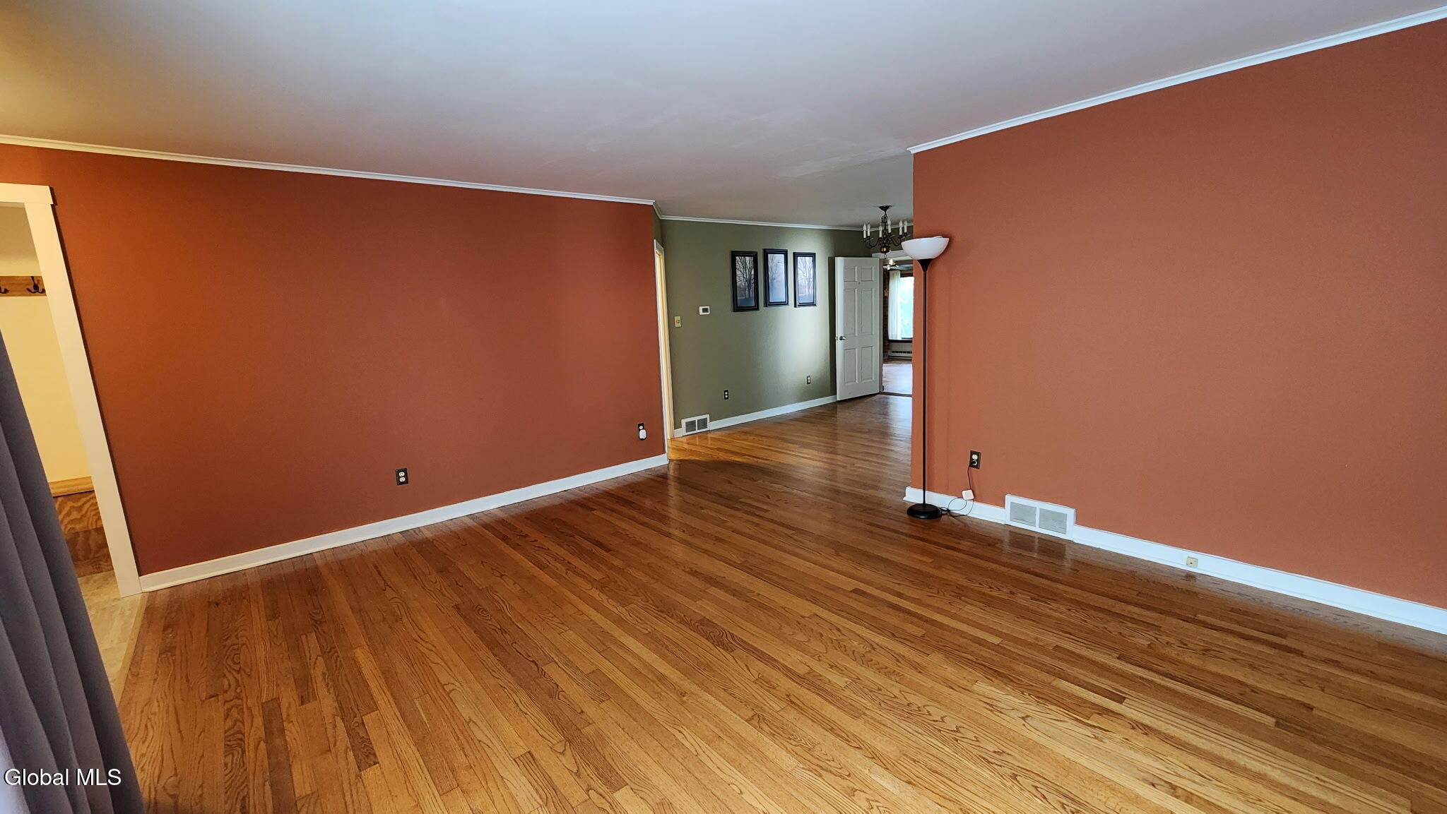 1585 Regal Avenue Schenectady NY 12309