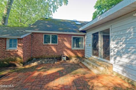 1585 Regal Avenue Schenectady NY 12309