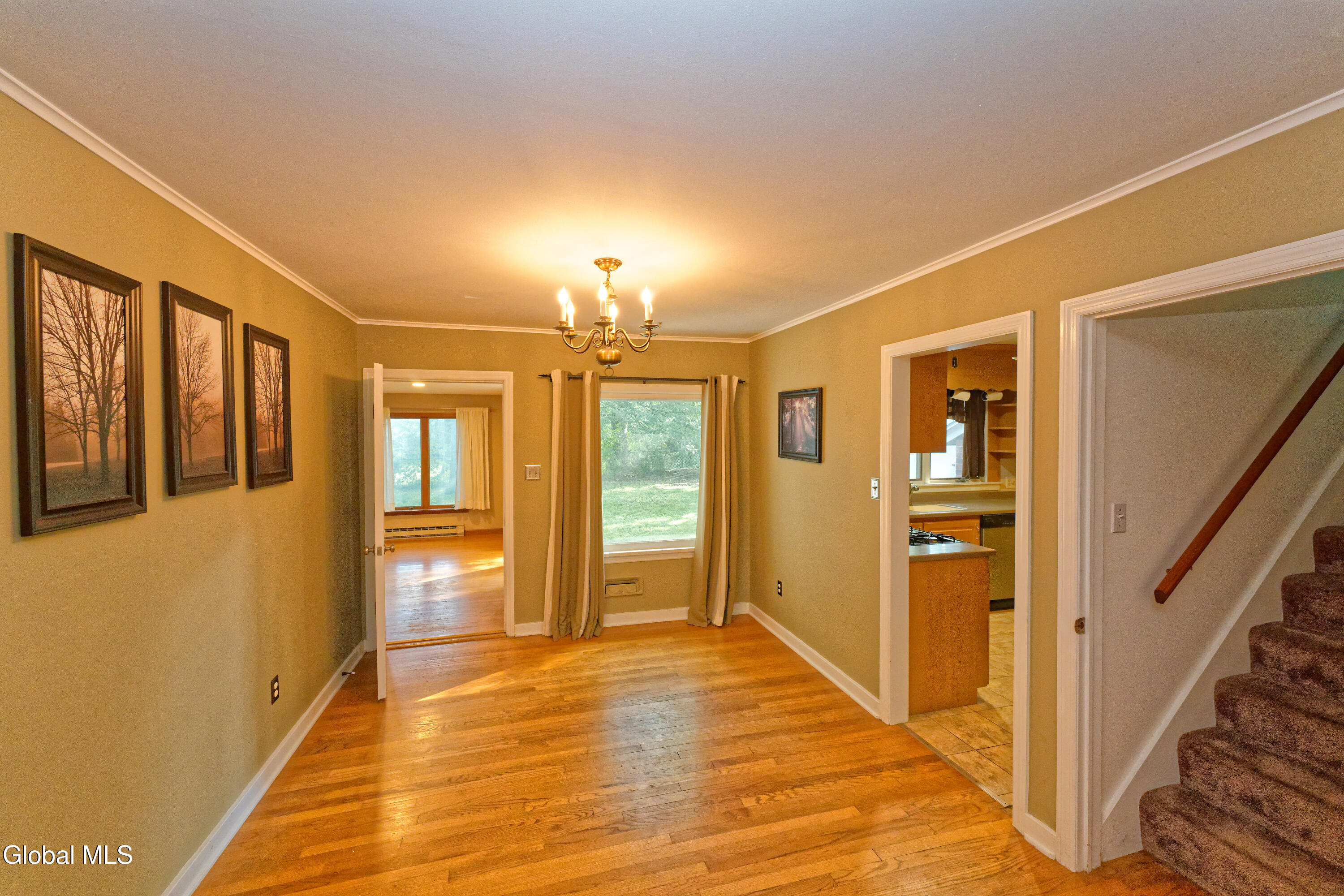 1585 Regal Avenue Schenectady NY 12309