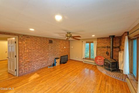 1585 Regal Avenue Schenectady NY 12309