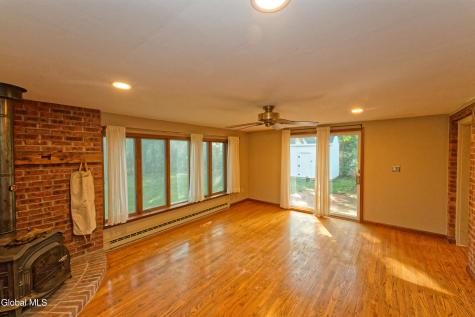 1585 Regal Avenue Schenectady NY 12309