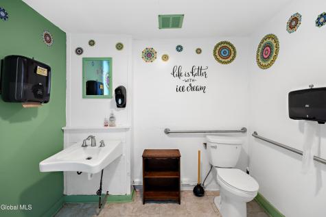 588 Lake Avenue Saratoga Springs NY 12866