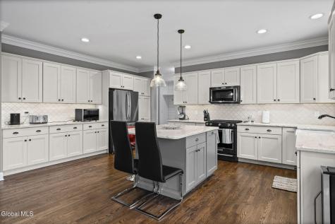 31 Stablegate Drive Ballston Lake NY 12019