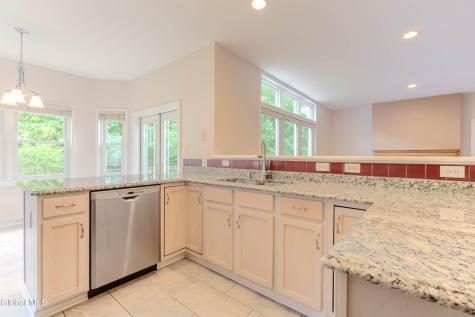 826 Creek Court Slingerlands NY 12159