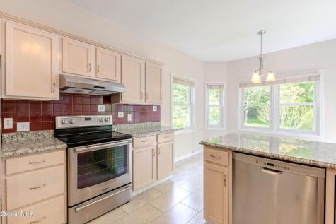 826 Creek Court Slingerlands NY 12159