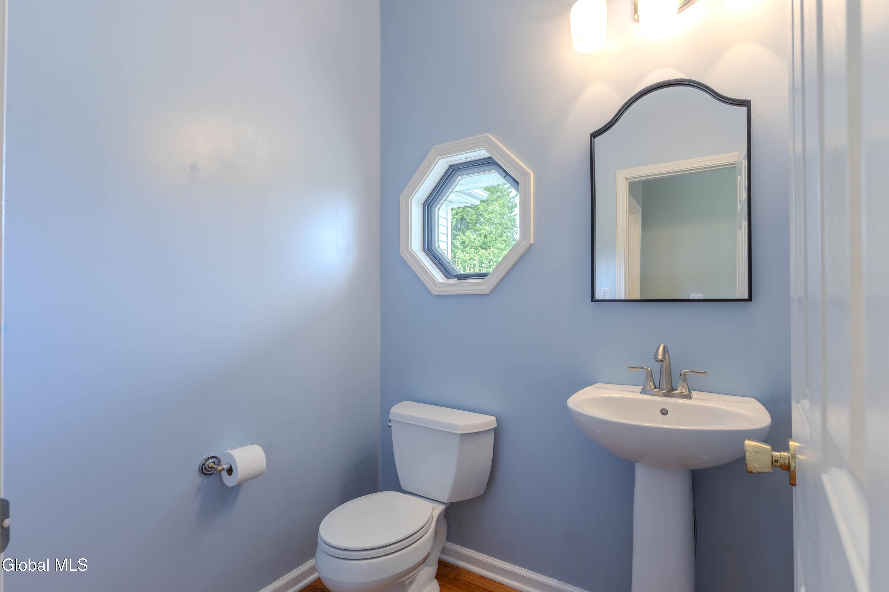 826 Creek Court Slingerlands NY 12159