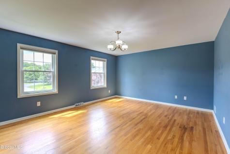 826 Creek Court Slingerlands NY 12159