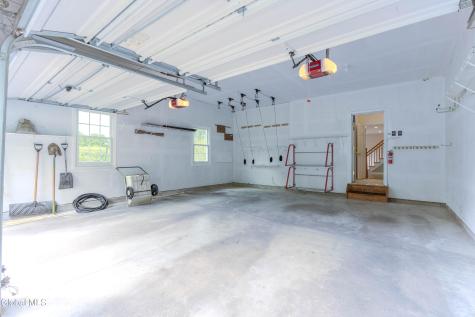 826 Creek Court Slingerlands NY 12159