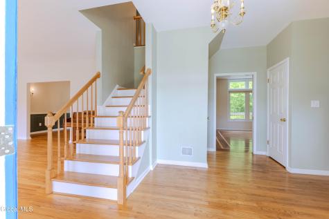 826 Creek Court Slingerlands NY 12159