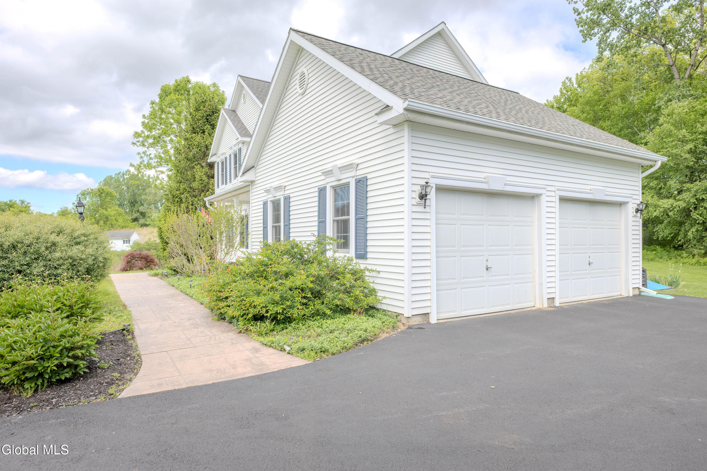 826 Creek Court Slingerlands NY 12159