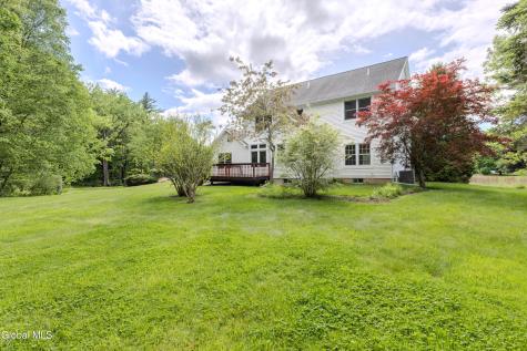 826 Creek Court Slingerlands NY 12159
