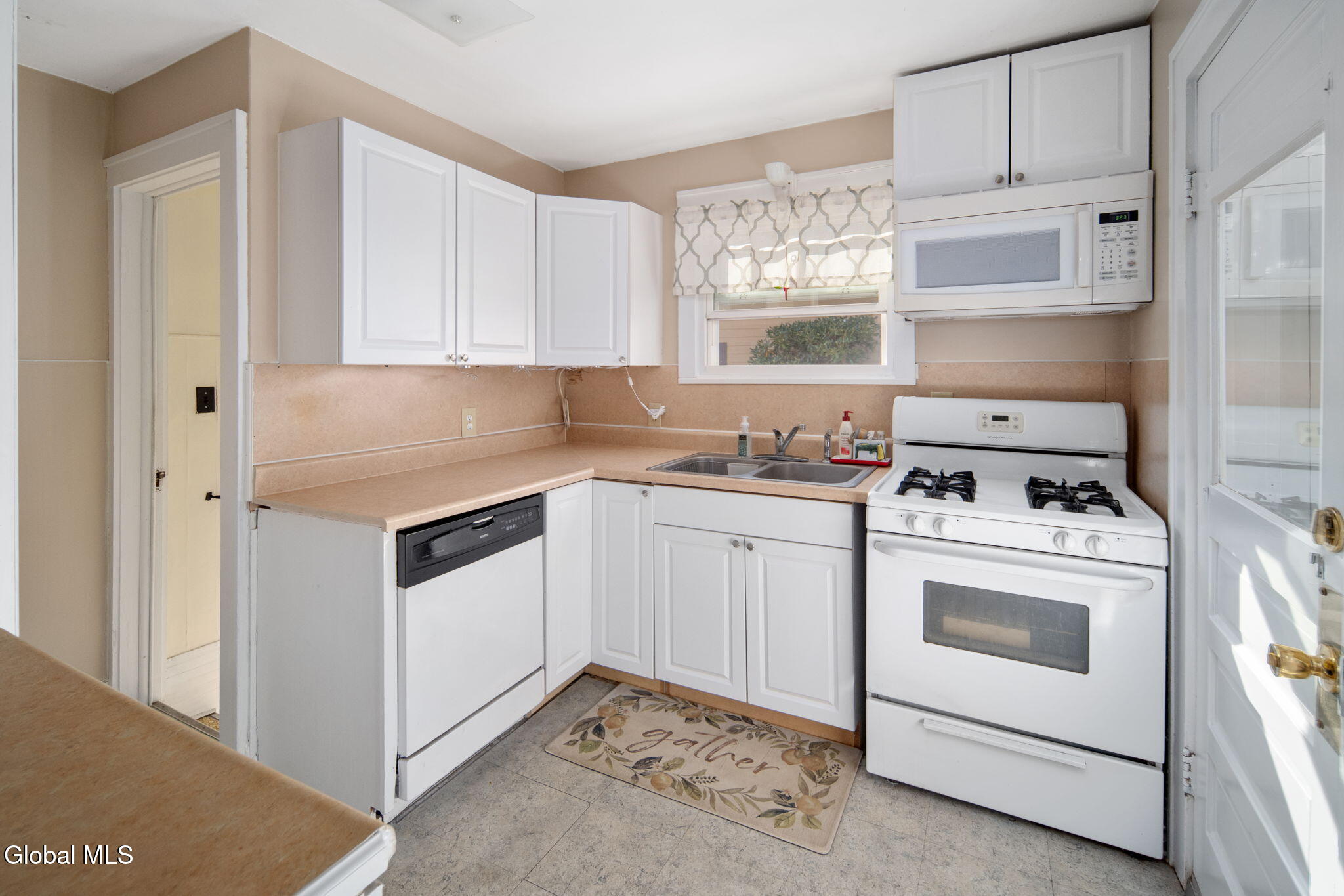 38 Wooster Street Gloversville NY 12078