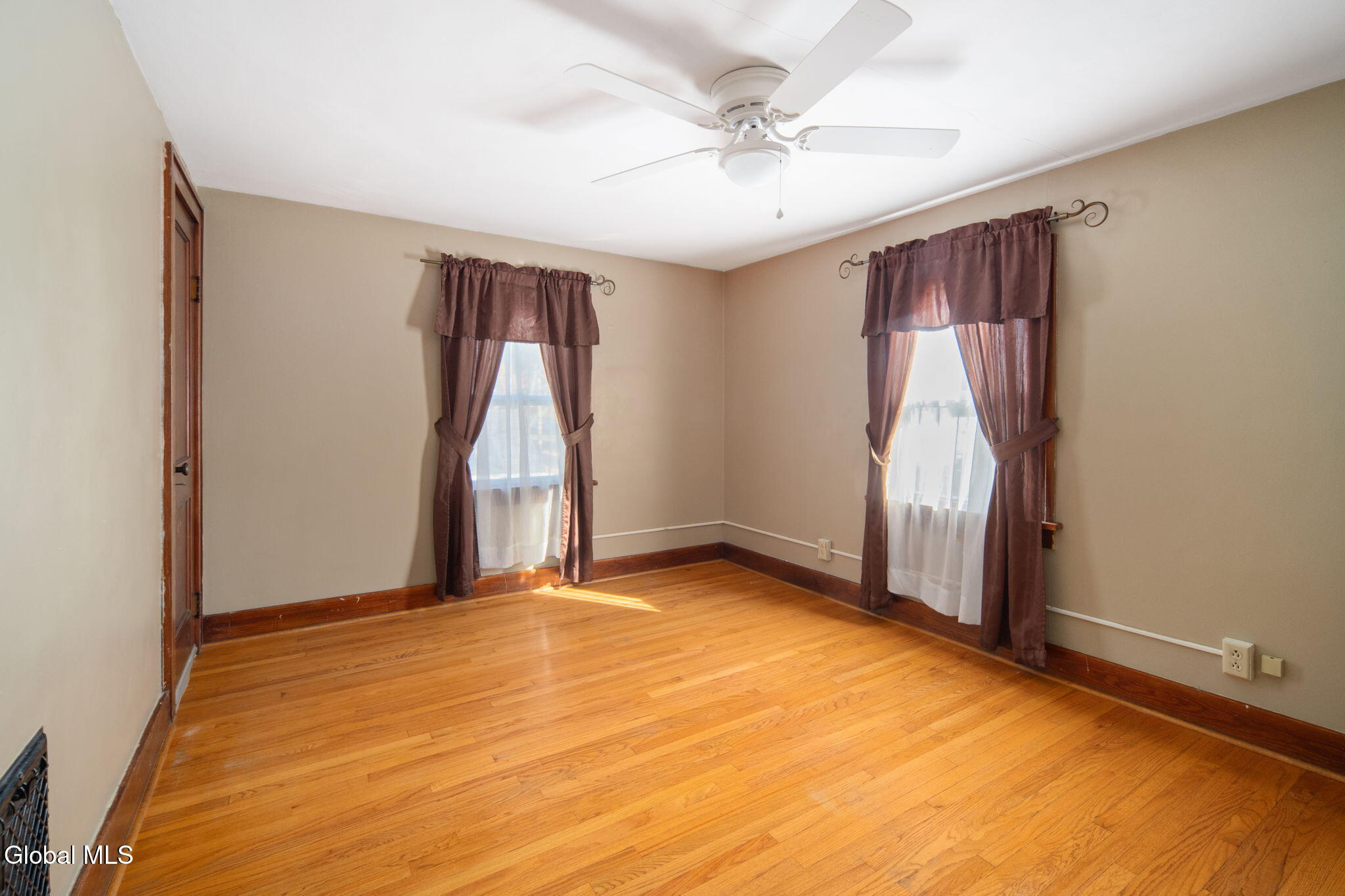 38 Wooster Street Gloversville NY 12078