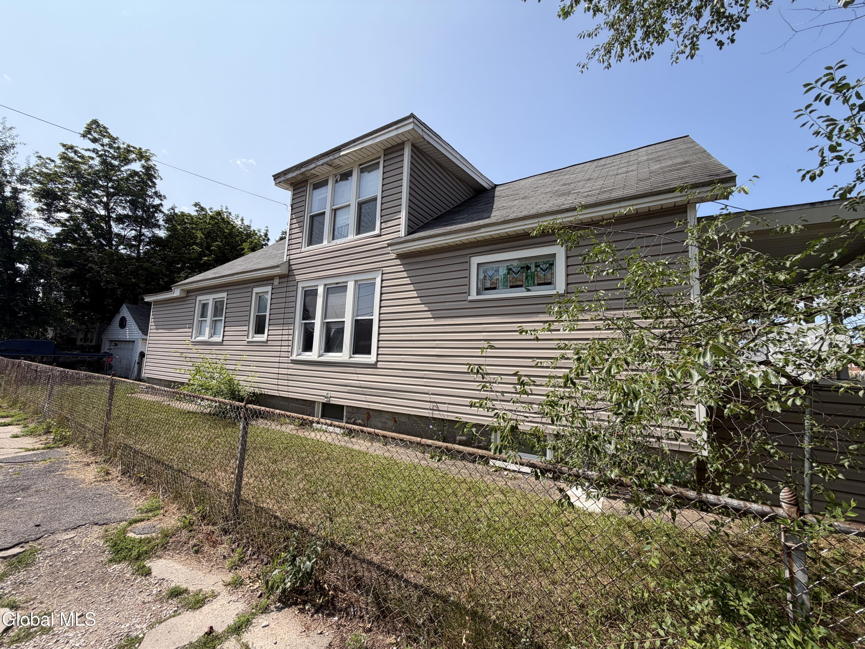 1162 Forest Road Schenectady NY 12303
