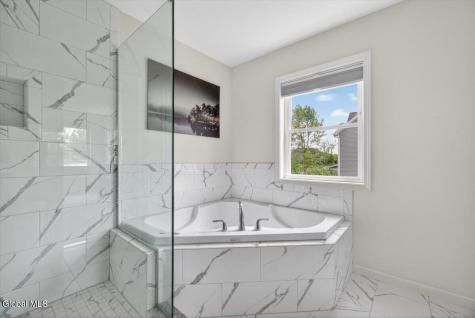 46 Haywood Lane Rensselaer NY 12198