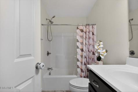 46 Haywood Lane Rensselaer NY 12198
