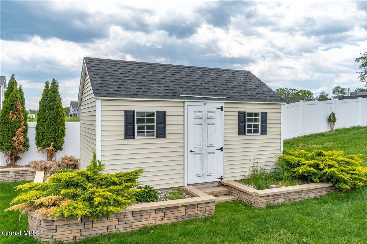 46 Haywood Lane Rensselaer NY 12198