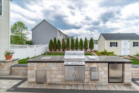 46 Haywood Lane Rensselaer NY 12198