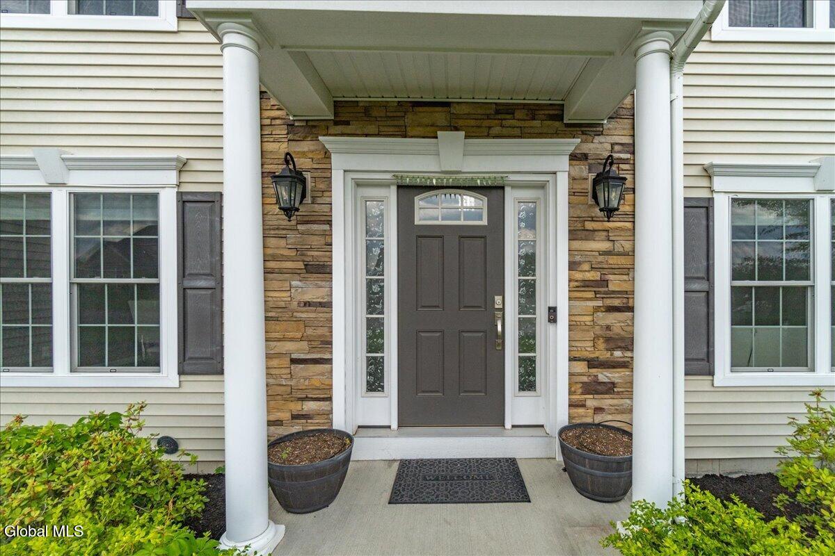 46 Haywood Lane Rensselaer NY 12198