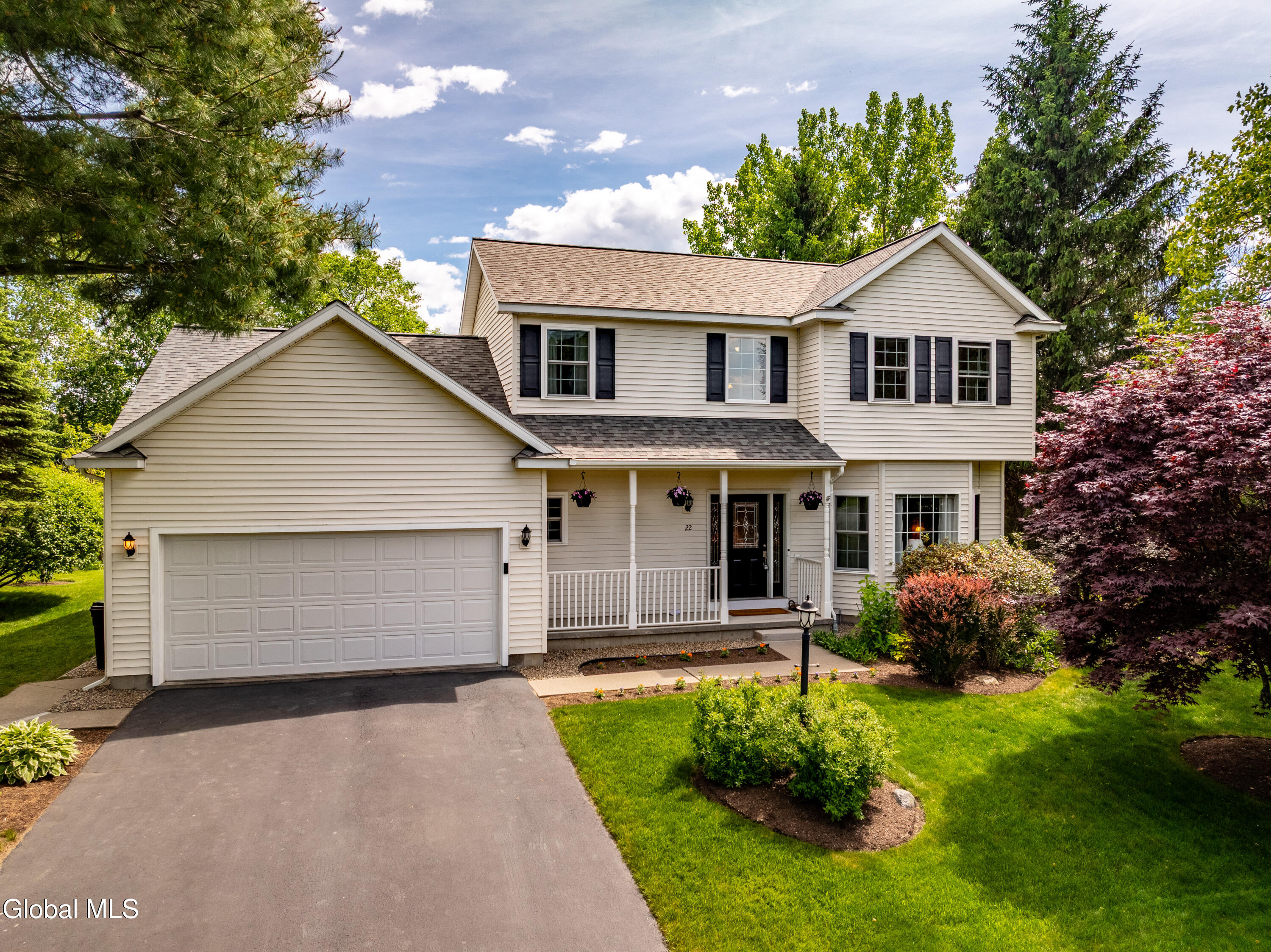 22 Blue Jay Way Rexford NY 12148
