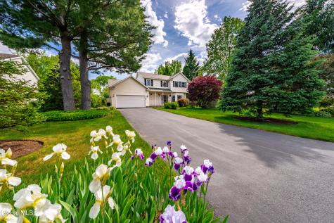 22 Blue Jay Way Rexford NY 12148