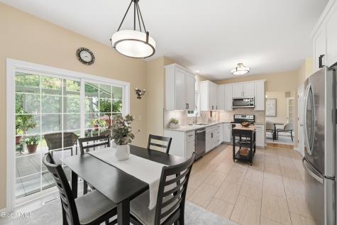 22 Blue Jay Way Rexford NY 12148