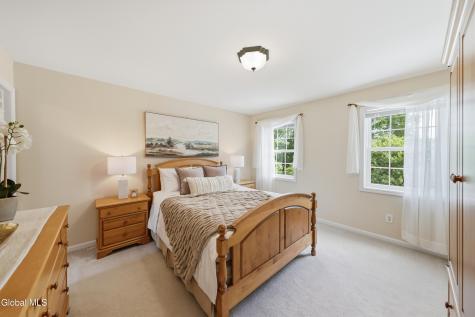 22 Blue Jay Way Rexford NY 12148