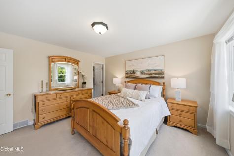 22 Blue Jay Way Rexford NY 12148