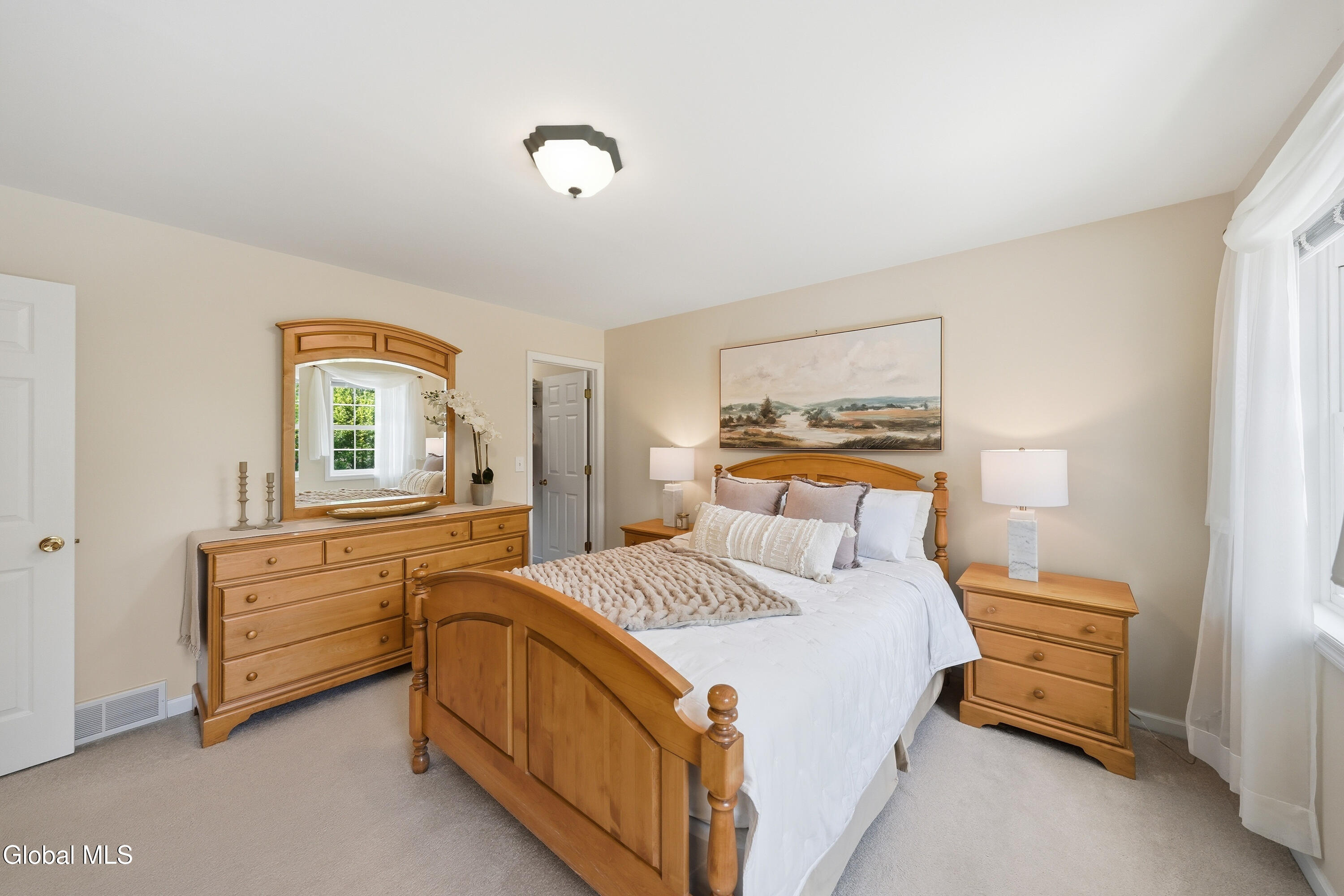 22 Blue Jay Way Rexford NY 12148