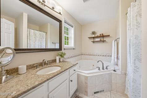 22 Blue Jay Way Rexford NY 12148
