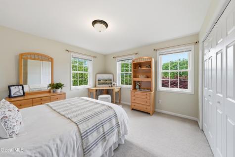22 Blue Jay Way Rexford NY 12148
