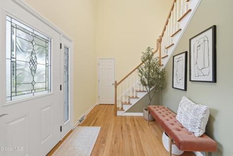 22 Blue Jay Way Rexford NY 12148