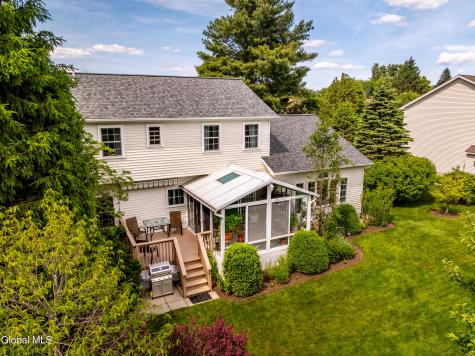 22 Blue Jay Way Rexford NY 12148