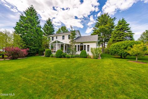 22 Blue Jay Way Rexford NY 12148