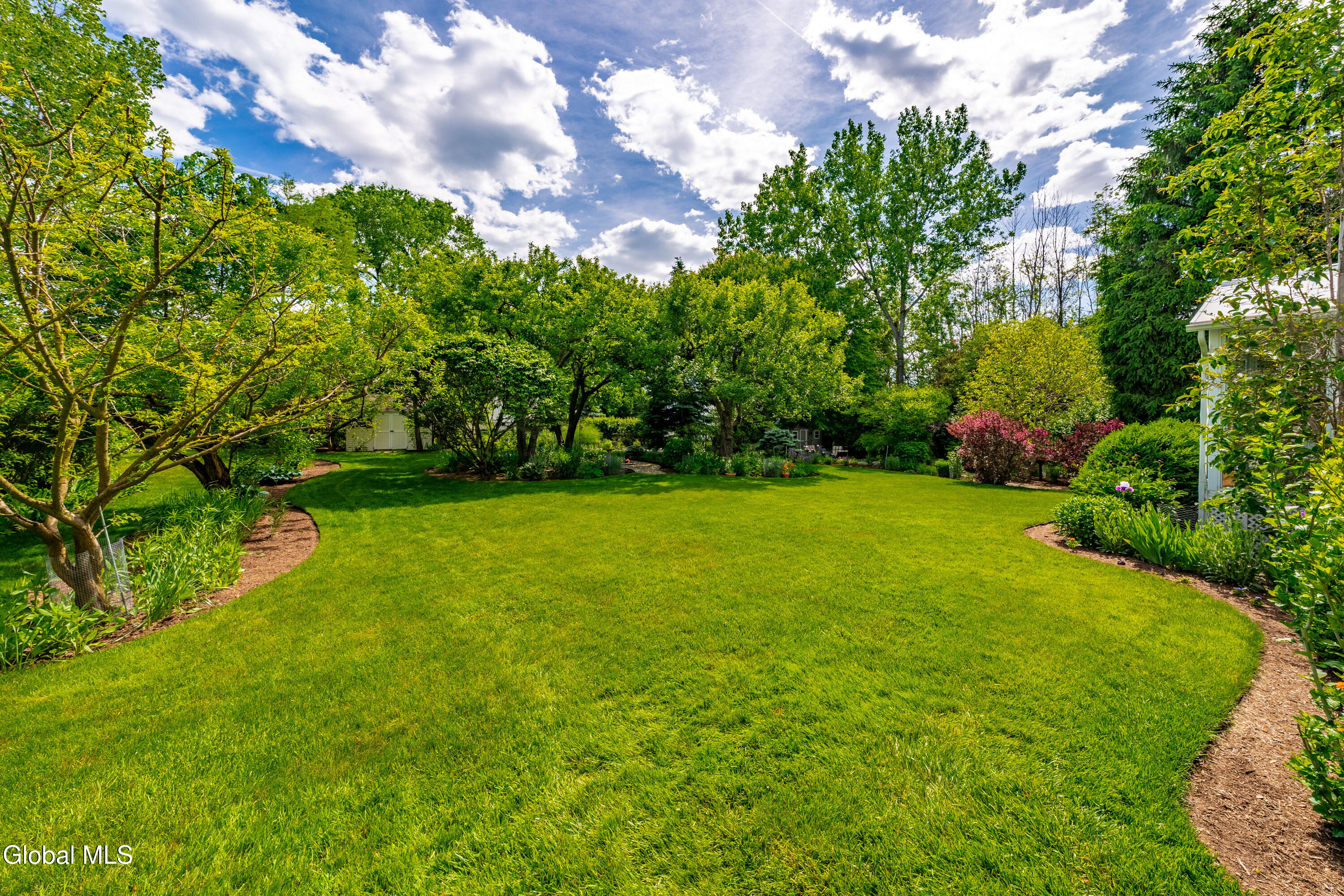 22 Blue Jay Way Rexford NY 12148